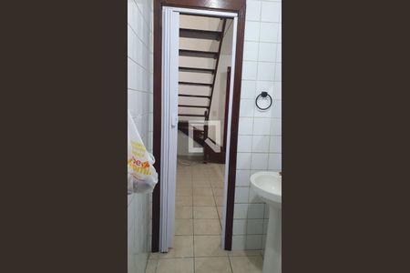 Banheiro de apartamento à venda com 2 quartos, 46m² em Vicentina, São Leopoldo