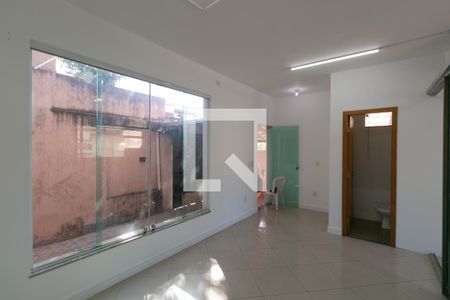 Sala de casa à venda com 3 quartos, 200m² em Novo Glória, Belo Horizonte