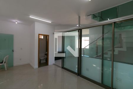 Sala de casa à venda com 3 quartos, 200m² em Novo Glória, Belo Horizonte