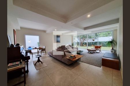 Sala de casa para alugar com 3 quartos, 812m² em Jardim Guedala, São Paulo