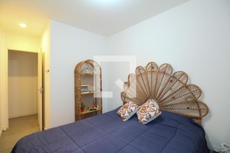 Quarto 1 de apartamento à venda com 2 quartos, 50m² em Vila Praia, São Paulo