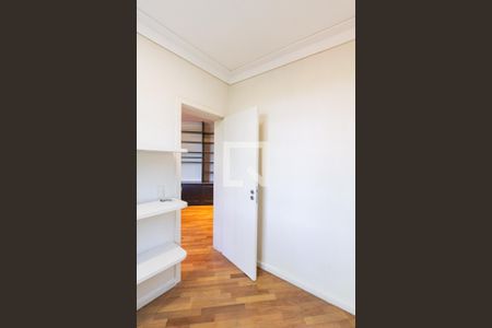 Escritório de casa de condomínio para alugar com 7 quartos, 564m² em Vila Appia Antica, Carapicuíba