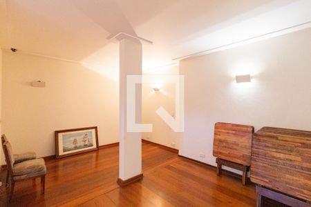 Sala de casa de condomínio para alugar com 7 quartos, 564m² em Vila Appia Antica, Carapicuíba