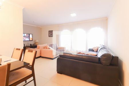 Sala de casa à venda com 3 quartos, 147m² em Jardim Jussara, São Paulo