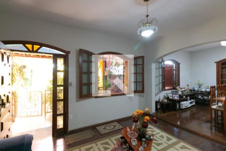 Sala de casa à venda com 4 quartos, 420m² em Goiânia, Belo Horizonte