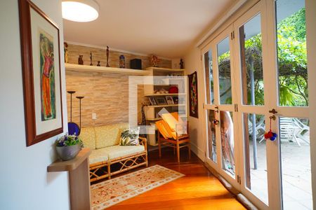 Sala de casa à venda com 5 quartos, 425m² em São João, Porto Alegre