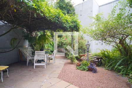 Jardim de casa à venda com 5 quartos, 425m² em São João, Porto Alegre