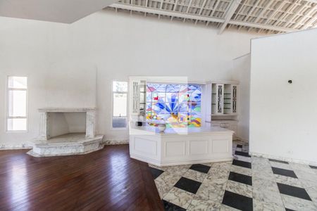 Sala de casa de condomínio para alugar com 6 quartos, 1700m² em Alphaville, Santana de Parnaíba