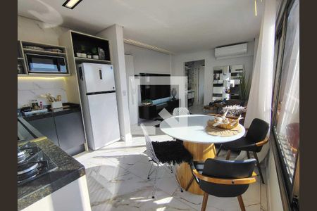 Cozinha de apartamento à venda com 1 quarto, 44m² em Menino Deus, Porto Alegre