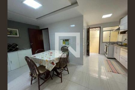 Casa à venda com 4 quartos, 252m² em Jardim Carioca, Rio de Janeiro