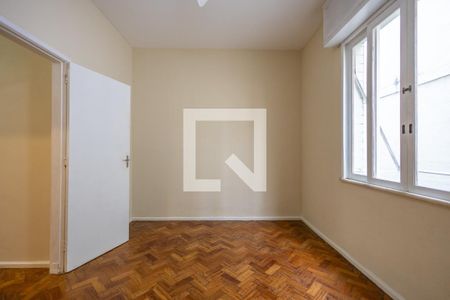 Quarto 1 de apartamento para alugar com 2 quartos, 72m² em Grajaú, Rio de Janeiro