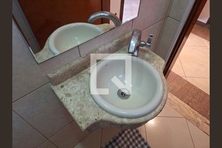 Lavabo de casa para alugar com 3 quartos, 295m² em Vila Santa Maria, São Paulo