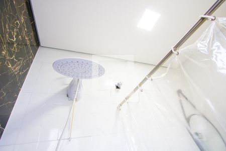 Banheiro da Suíte 1 de casa à venda com 2 quartos, 72m² em Jardim Ipanema, Santo André