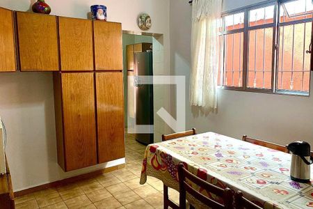Casa à venda com 3 quartos, 300m² em Vila Camilópolis, Santo André