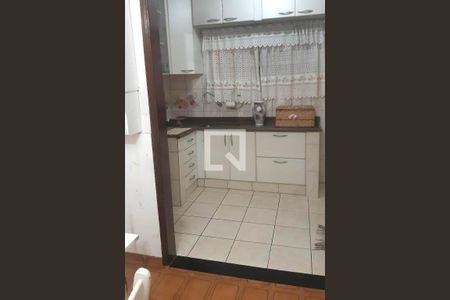 Casa à venda com 3 quartos, 252m² em Jardim Silvana, Santo André