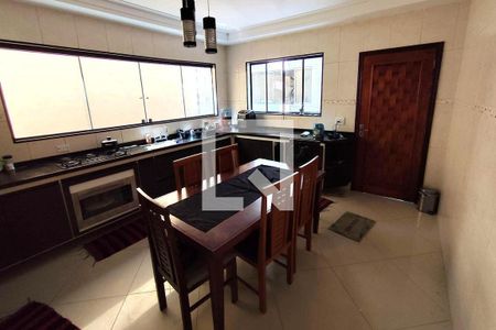 Casa à venda com 2 quartos, 125m² em Jardim Marek, Santo André