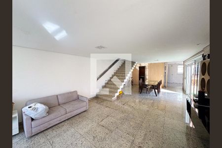 Sala de casa à venda com 3 quartos, 300m² em Tirol, Contagem