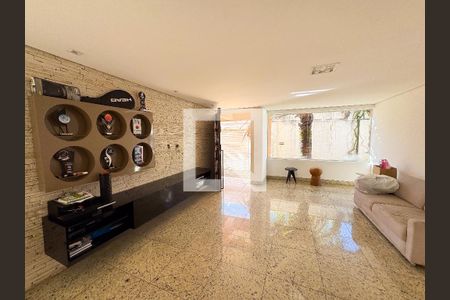 Sala de casa à venda com 3 quartos, 300m² em Tirol, Contagem