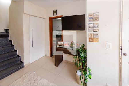 Sala de casa à venda com 2 quartos, 150m² em Havaí, Belo Horizonte