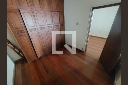 Quarto 1 de casa para alugar com 3 quartos, 250m² em Floresta, Belo Horizonte