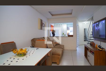 Sala de casa de condomínio para alugar com 2 quartos, 71m² em Ingleses Norte, Florianópolis