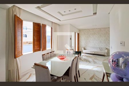 Sala de casa à venda com 3 quartos, 140m² em Santa Tereza, Belo Horizonte