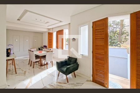 Sala de casa à venda com 3 quartos, 140m² em Santa Tereza, Belo Horizonte