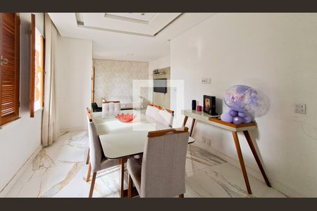 Sala de casa à venda com 3 quartos, 140m² em Santa Tereza, Belo Horizonte