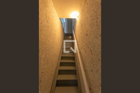 Escada de casa à venda com 2 quartos, 169m² em Vila Castelo Branco, Campinas