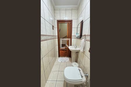 Banheiro de casa à venda com 2 quartos, 127m² em Vila Vitória, Santo André