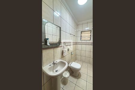 Banheiro de casa à venda com 2 quartos, 127m² em Vila Vitória, Santo André