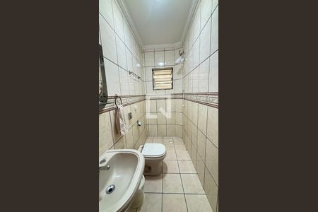 Banheiro de casa à venda com 2 quartos, 127m² em Vila Vitória, Santo André