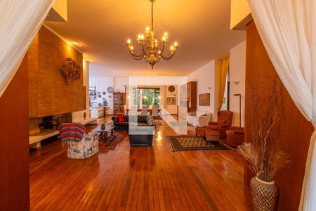 Sala de casa para alugar com 3 quartos, 700m² em Jardim Ipes, Cotia