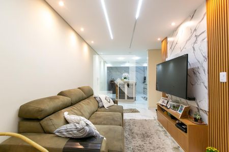 Sala de casa de condomínio à venda com 2 quartos, 90m² em Vila Carmosina, São Paulo