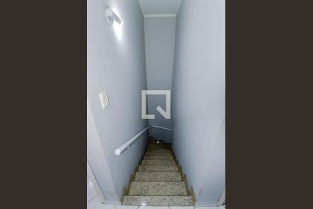 Escada de casa para alugar com 3 quartos, 134m² em Vila Milton, Guarulhos