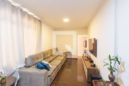 Sala de casa para alugar com 3 quartos, 500m² em Km 18, Osasco