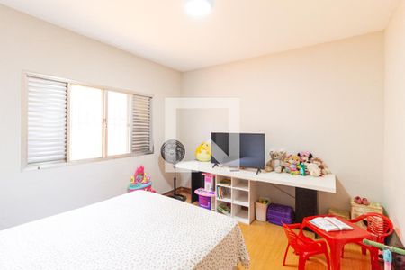 Quarto 1 de casa para alugar com 3 quartos, 500m² em Km 18, Osasco