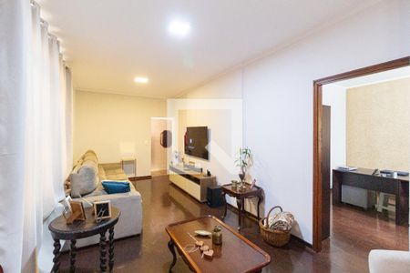 Sala de casa para alugar com 3 quartos, 500m² em Km 18, Osasco