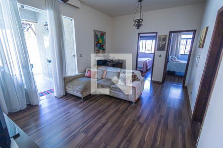 Sala de casa à venda com 4 quartos, 2000m² em Bandeirantes (pampulha), Belo Horizonte