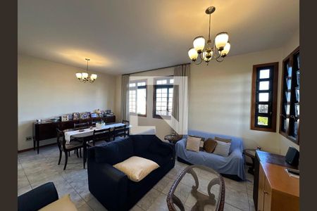 Casa à venda com 3 quartos, 270m² em Pedro II, Belo Horizonte