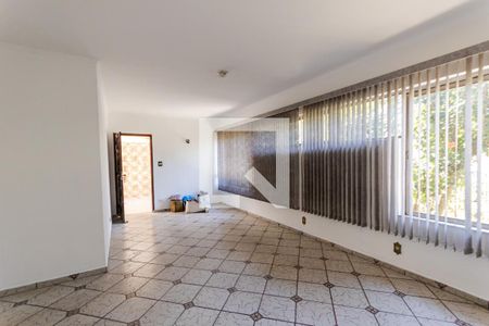 Sala de casa para alugar com 3 quartos, 221m² em Santa Terezinha, Santo André