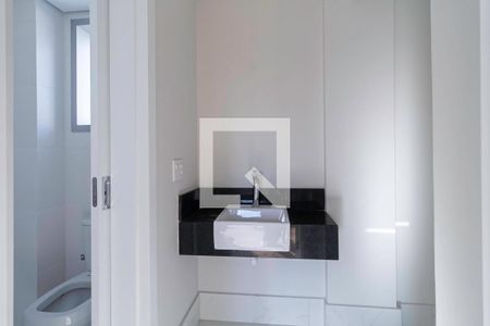 Banheiro social de apartamento à venda com 2 quartos, 69m² em Santo Agostinho, Belo Horizonte