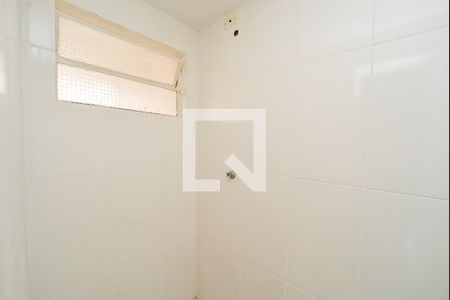 Banheiro de apartamento para alugar com 1 quarto, 32m² em Jardim Dona Leopoldina, Porto Alegre