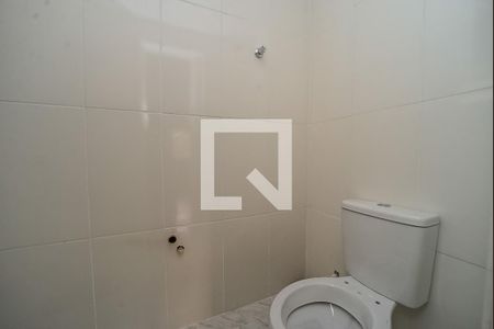 Banheiro de apartamento para alugar com 1 quarto, 32m² em Jardim Dona Leopoldina, Porto Alegre