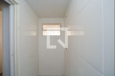 Banheiro de apartamento para alugar com 1 quarto, 32m² em Jardim Dona Leopoldina, Porto Alegre