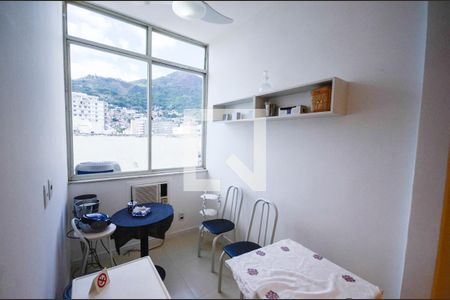 Sala de apartamento à venda com 2 quartos, 60m² em Tijuca, Rio de Janeiro