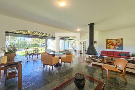 Sala de casa de condomínio para alugar com 5 quartos, 2100m² em Jardim Acapulco, Guarujá