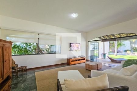 Sala de casa de condomínio para alugar com 5 quartos, 2100m² em Jardim Acapulco, Guarujá