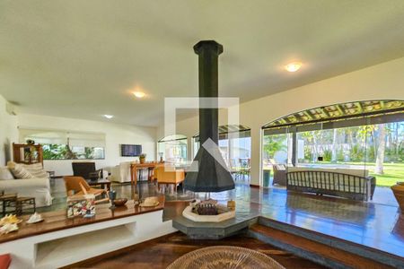 Sala de casa de condomínio para alugar com 5 quartos, 2100m² em Jardim Acapulco, Guarujá