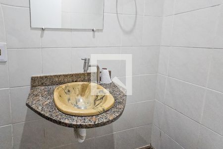 Lavabo de apartamento para alugar com 3 quartos, 118m² em Barra Funda, Guarujá